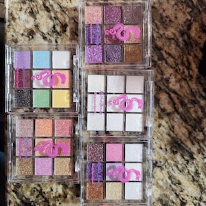Paletas de sombras de ojos brillantes míticas