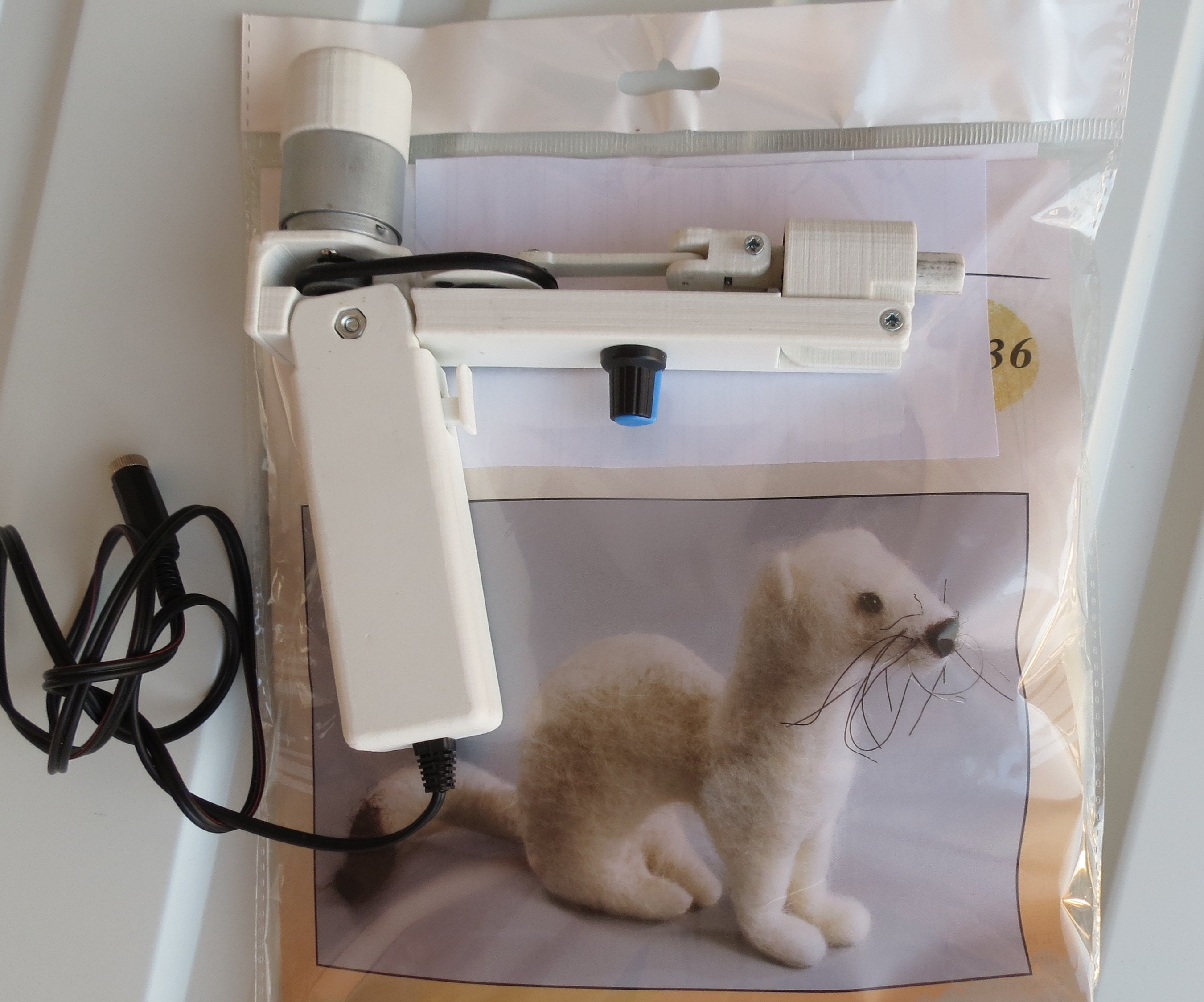 White Felt machine with 1 5 needles and speed control gift Etsy