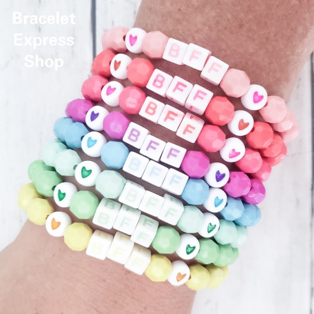 Acquista 1 paio di braccialetti luminosi in lega di moda intrecciati a mano, braccialetti luminosi, regalo di gioielli per gli amanti degli amici in Italia a partire da 4.85