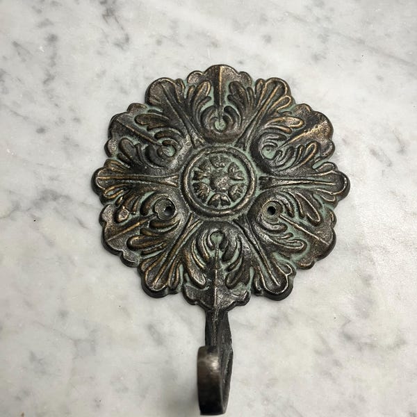 Victorian-Style Ornate Cast Iron Wall Hook