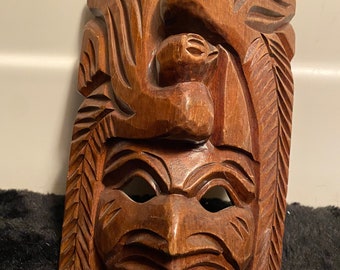 Máscara sagrada de quetzal de madera, arte tallado de Guatemala, decoración para altar de Tikal (25,4 x 17,8 cm)