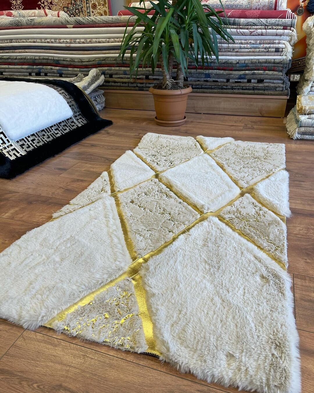 Luxury White Plush Rug for Living Room Soft Shaggy Area Rug Faux Fluffy