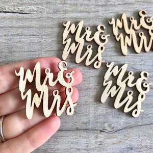 Confettis de table rustiques de mariage de M. et Mme, découpes en bois, pour des cadeaux de mariage, table de mariage, décoration de gâteau.