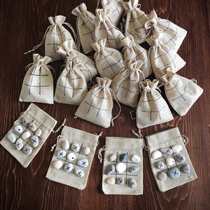 PERSONALISED Gift | Handmade, seaside beach stones, knots & crosses game, hessian jute twine bag WEDDING FAVOURS Scottish Irish
