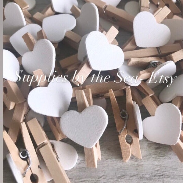 10 mini mollette a cuore in legno, fai da te rustico, arti e mestieri, etichetta regalo, decorazioni per matrimoni shabby chic. Forniture per l'artigianato naturale. Cuori d'amore bianchi.regalo