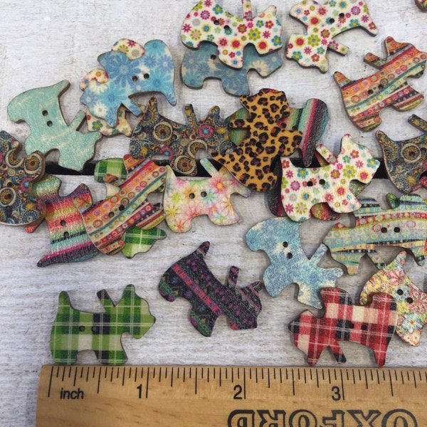 10 Wooden Dog Buttons, Scottie Dog, tartan dog, Scottish Dog - 30mm, 1 inch Sustainable, Natural Buttons - pack of 10,