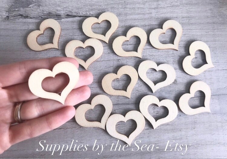 Holzherz-Konfetti - 300 Stück, Mit "Liebe" Graviert, Für Hochzeit & Deko