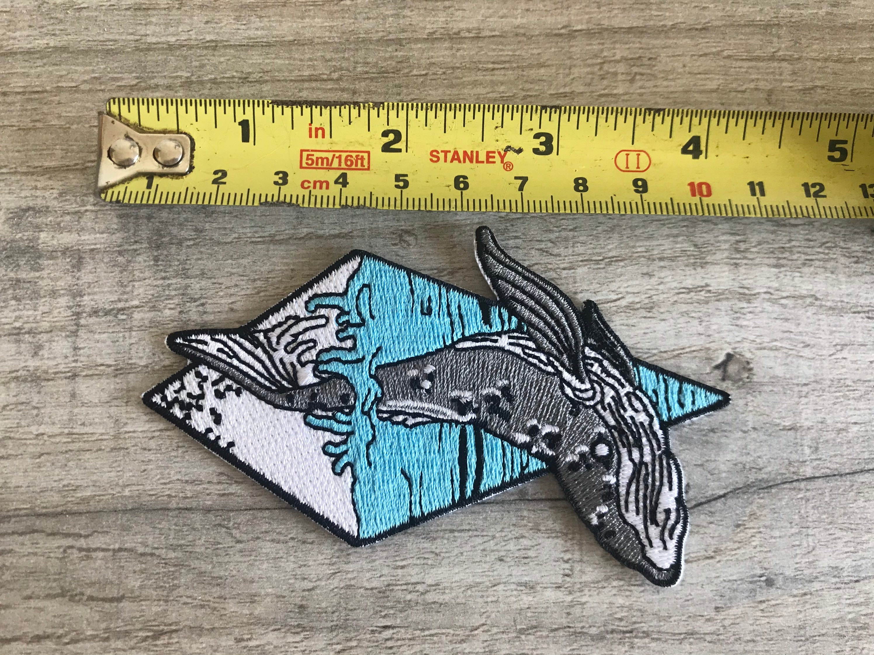 No.1146 ☆横振り刺繍パッチ☆ VQ-1 SAVE THE WHALES Diving Whale in the Ocean. Iron on Patch, Wave Patch. Hippy