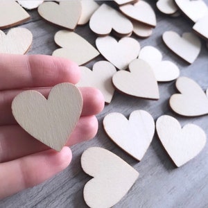 Cuori d'amore in legno da 3 cm per libro degli ospiti di nozze // Coriandoli da tavola // Cuori in legno MDF tagliati al laser. Matrimonio rustico, decorazioni per torte da festa.