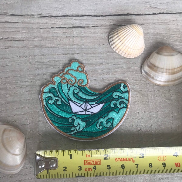 Paper boat in the The Great wave off Kanagawa, iron / sew on patch.
