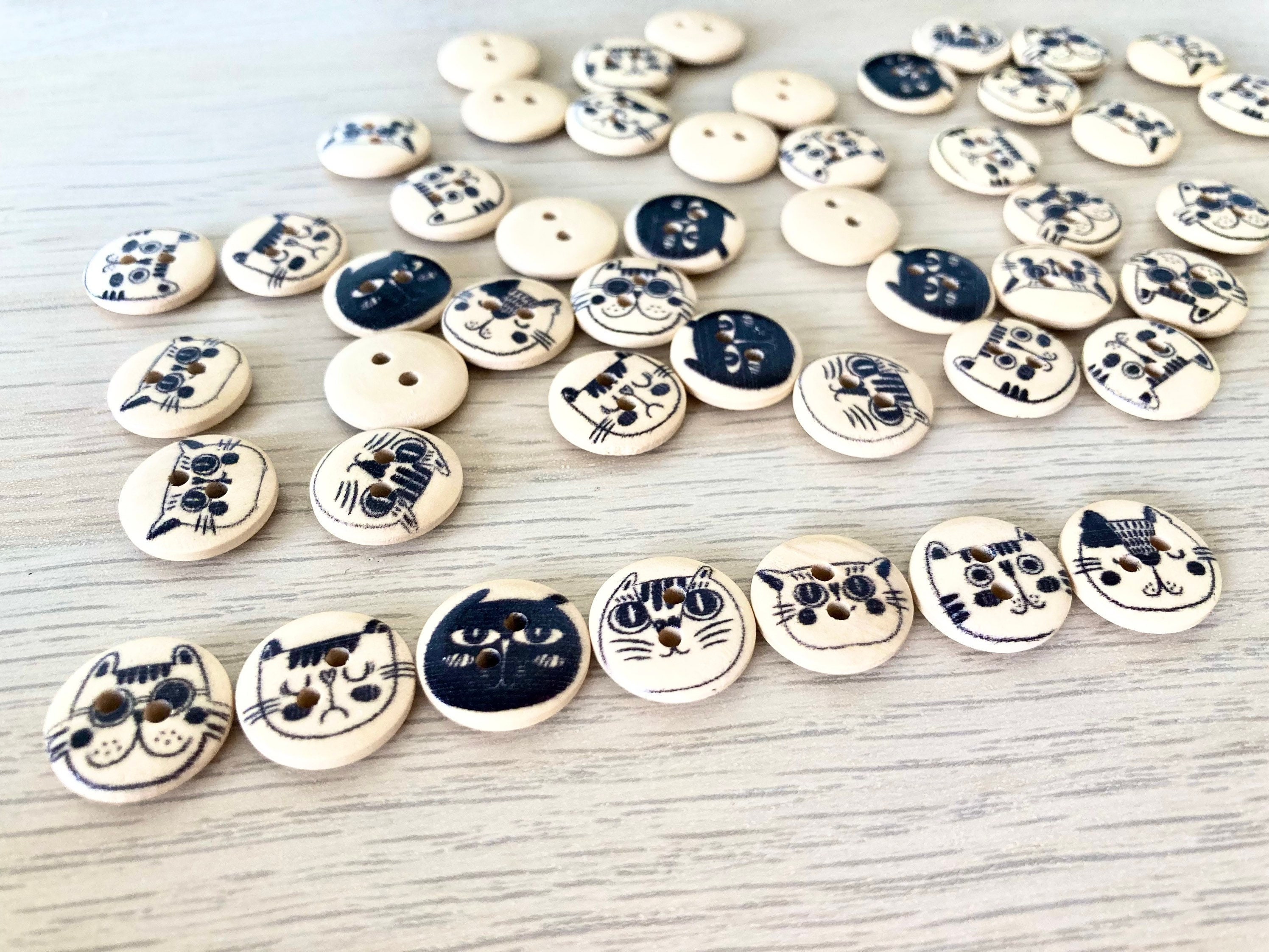 1.5cm Cat buttons, Wooden, Kittens buttons, quirky, Animal design, cartoon cat, animal buttons, Children's button