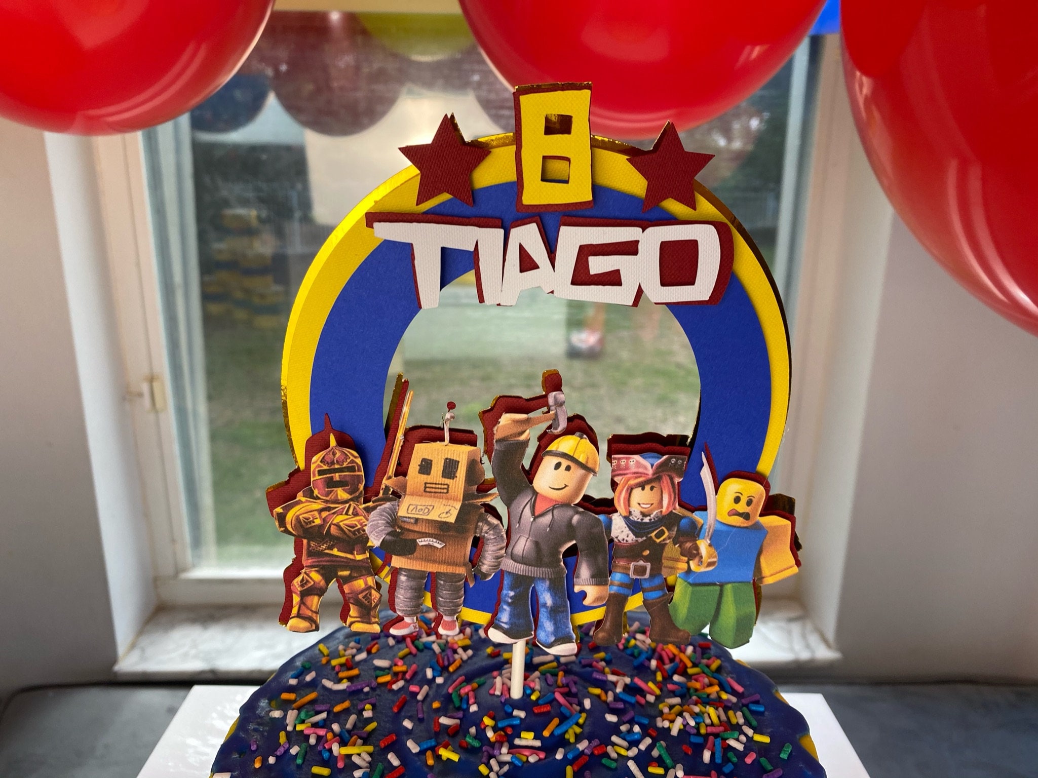 Bolo Roblox  Roblox cake, Block birthday party, Birthday cake