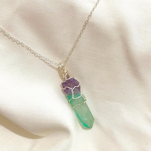 Handgemaakte amethist en groene aurakwartskristalhanger