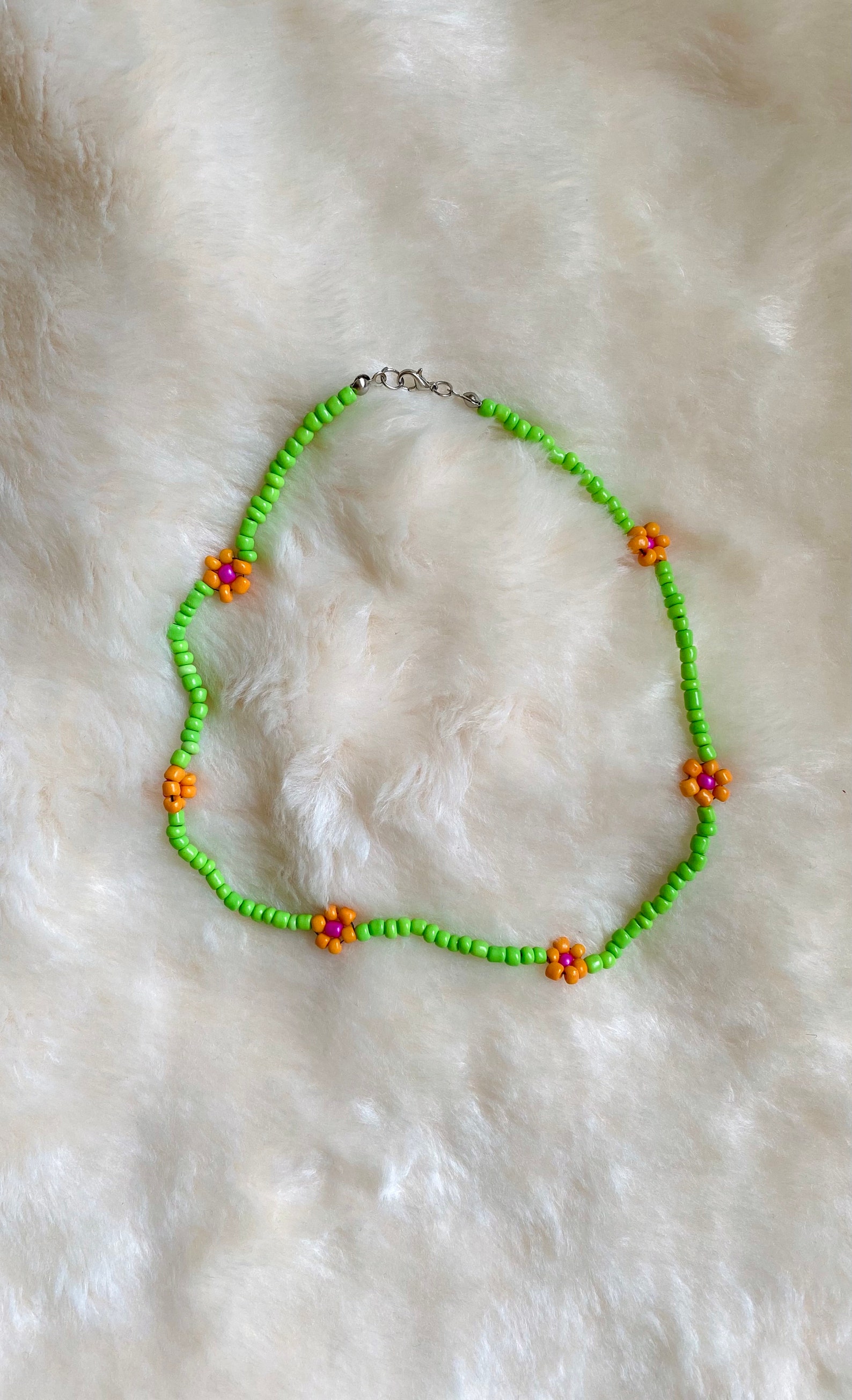 Daisy Necklace , Daisy Bead Seed Bead Flower Choker Necklace Handmade