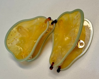 Pear Hair Claw - Viral Fruit Shaped Hair Clips