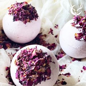 Roses of Heliogabalus Bath Bomb - Handmade bath bomb, Rose bath bomb, Bath bomb gift, Flower Bath bomb, Bath treat, Gifts for her, Bath Bomb