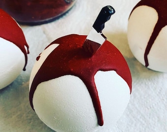 Jack The Ripper Bath Bomb: Jasmine Sandalwood Scented Goth Bath Gift