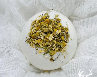 Ra Bath Bomb | Lavender & Mandarin Aromatherapy | Vegan Bath Ritual with Chamomile Flowers