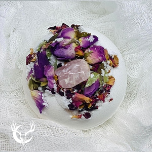 The Rosamund Bath Bomb - Crystal bath bomb, Flower Bath Bomb, Gifts for her, Valentines Gift, Bath bomb with crystal, Spa gift, Rose quartz