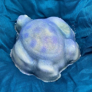 Aeschylus Turtle Bath Bomb: Caribbean Berry & Melon Scent