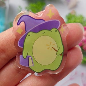 Wizard Frog Acrylic Pin, Cottagecore Gift, Kawaii Toad Brooch, Fantasy Accessory, Cute Amphibian Badge, Witchy Collectible