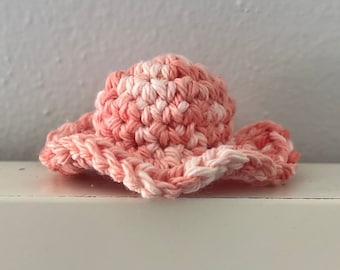 WZÓR NA SZYDEŁKO Kapelusz przeciwsłoneczny dla świnki morskiej