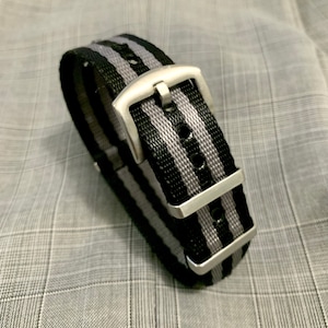 Black and Gray Seatbelt Nylon Watch Strap / Premium 22mm Watch Band Strap / Bond (Black and Grey) Nylon Watch Band / Vegan