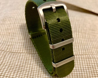 Army Green Nylon Watch Strap / Premium Seat Belt Nylon 20mm Watch Band or 22mm Watch Strap / Olive Green Nylon Watch Band / Vegan