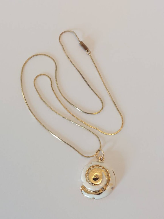 Gold Shell Pendant on Dainty Wheat Chain Necklace,