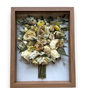 Shadow Box with Preserved Flowers / Handcrafted Shadow Box with Floral Design – 3D Art Display for Memorabilia and Keepsakes