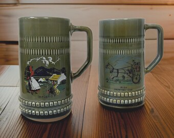 Jarra de cerveza de porcelana vintage Wade Irish Jaunting Car (juego de 2)