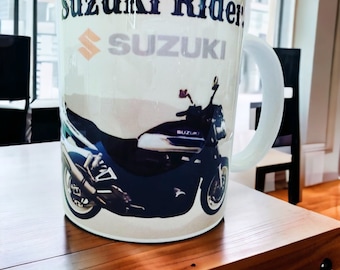 Gepersonaliseerde motorfietsmok. Suzuki. Laat uw eigen fiets zien of ons een stockfoto.