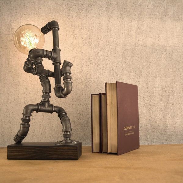 Lámpara Saxofonista-Lámpara de mesa - Lámpara de escritorio - Lámpara Edison - Lámpara Steampunk - Lámpara industrial - Lámpara de tubería - Lámpara de tubería robot