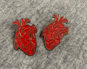 Pin de esmalte del corazón de anatomía, pin de solapa del corazón anatómico, pin de esmalte del corazón, pin del corazón humano, mini pin de insignia, broche del corazón, insignia del corazón, pin de mochila