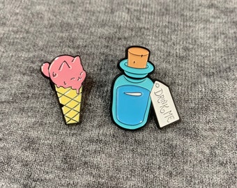 IJs Emaille Pin, Waterfles Emaille Pin, Emaille Pin, Mini Badge Pin, Ijs Broche, Waterfles Badge, Geschenken Idee, Label Pin, Emaille Pin