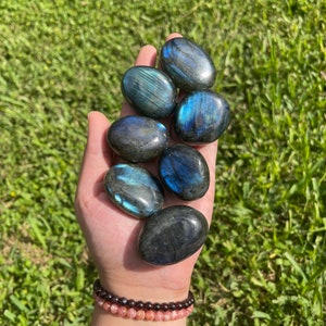 ONE Labradorite Palmstone- Communication, Trust, Intuition- High Quality- Flash Guaranteed