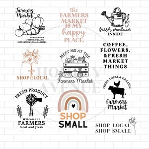 Pu&ograve; includere: Una collezione di illustrazioni in bianco e nero con testo sui mercati contadini e il sostegno alle imprese locali. Le illustrazioni includono un annaffiatoio, un cesto di prodotti, un mulino a vento, un arcobaleno e una mucca e un pollo. Il testo include frasi come "Acquista locale", "Acquista piccolo", "Prodotti freschi", "Mercato contadino" e "Incontrati al mercato contadino".