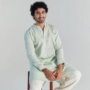 Green Airy Linen Long Kurta, Linen men&#39;s kurta, Solid kurta, Ethnic Indian kurta for men, M,XL,2XL,3XL,4XL kurta, Summer men button kurta