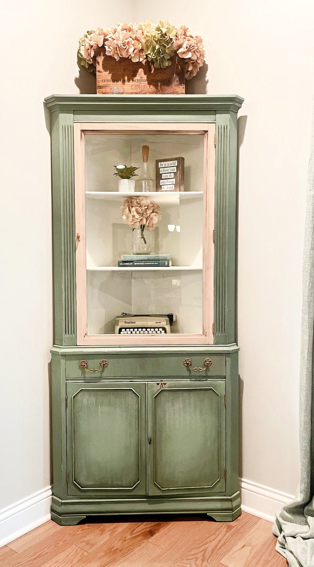 Vendido Farmhouse Corner Hutch Etsy
