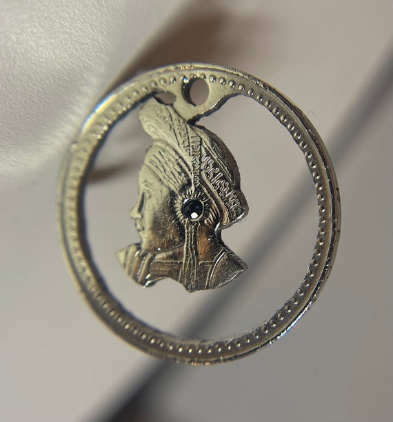Guatemalan Carved Sapphire Pendant | Hand Cut/Hand Carved Guatemalteco Coin Pendant | Chapin Unisex Chain | Hand Made Jewelry Flush Set