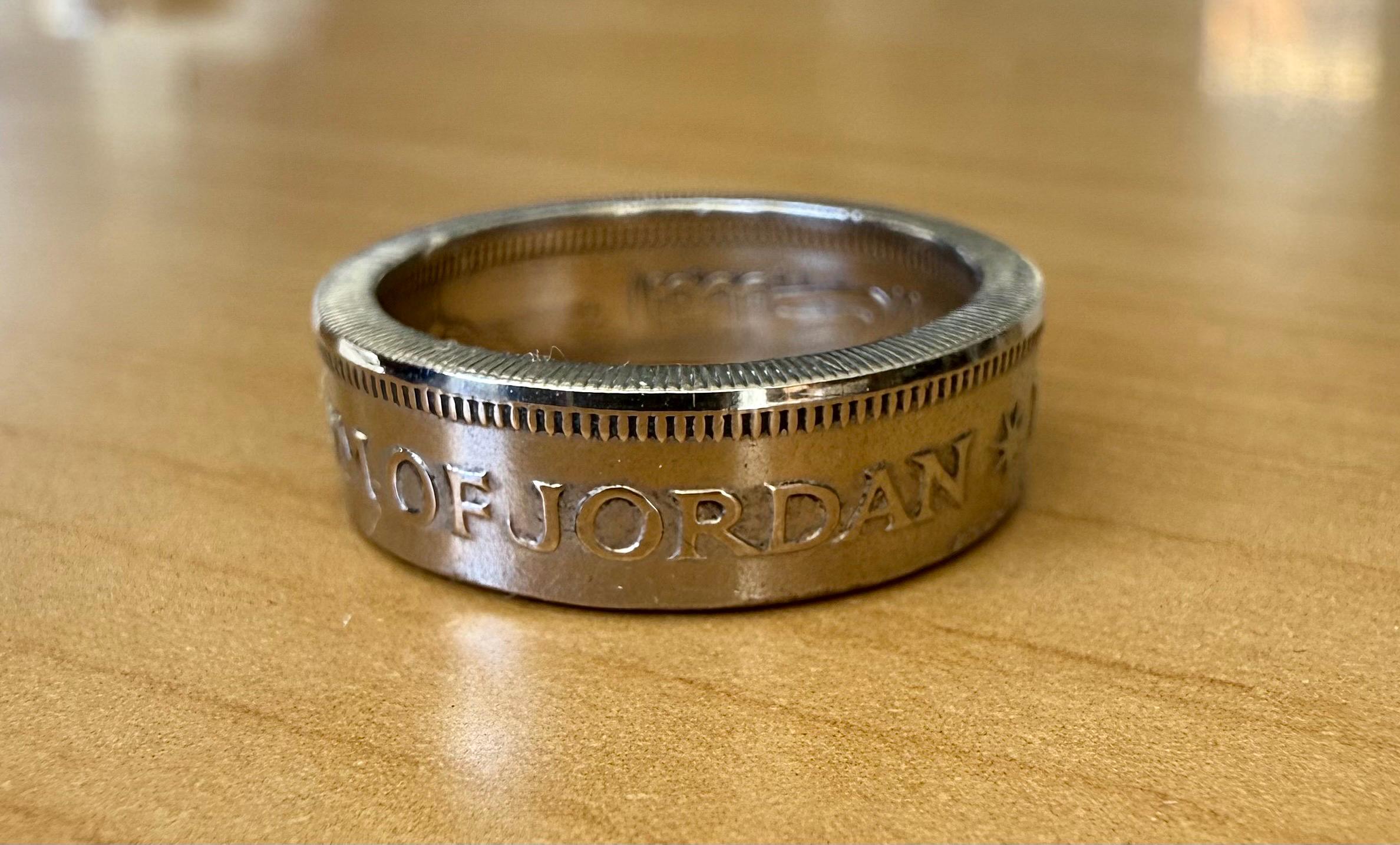 ヨルダンのコインリング:1960年代の50フィルス、手作りの銅ニッケルジュエリー