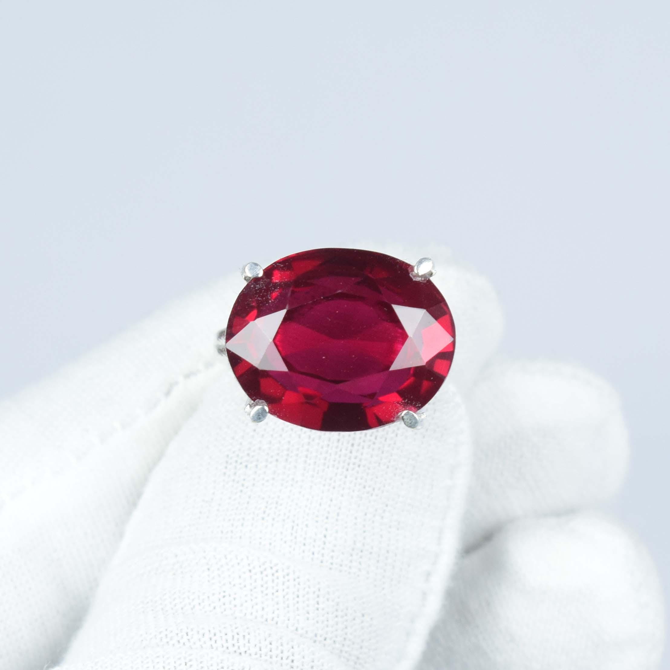 ルビーエンゲージリング ステートメントオーバルカットルビー 7月の