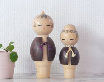 Zwei Vintage Kokeshi von Miyashita Hajime (1940-im Ruhestand) | 12 cm und 15 cm