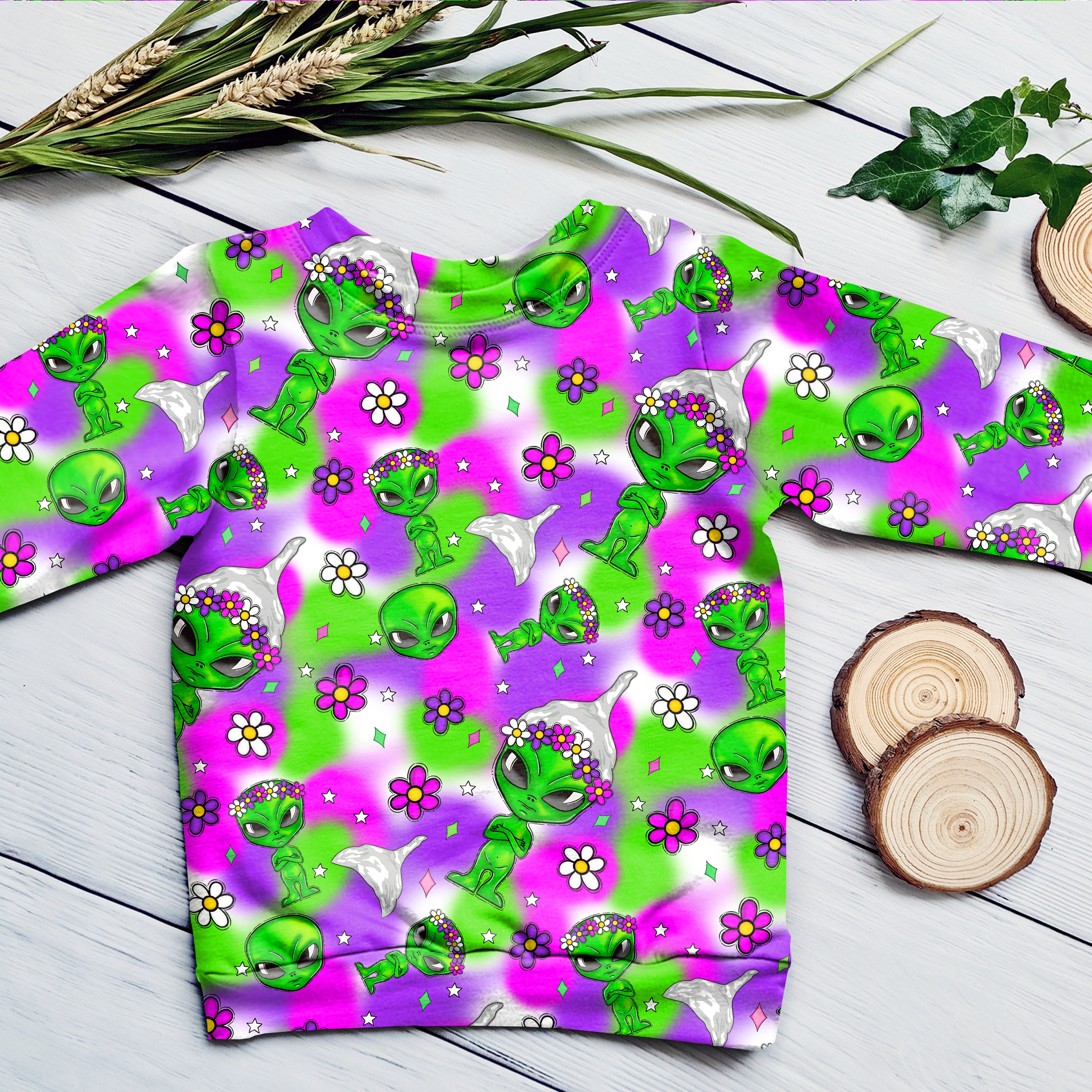 Retro Alien Outer Space, Tin Foil Hat Conspiracy Theory, Floral ...