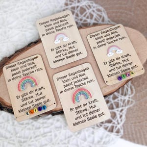 Mutmachkarte Regenbogen aus Holz | Trostkarte mit Spruch & Name | Geschenk Einschulung, Trauer