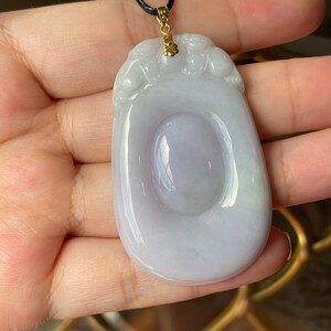 FuBei-hanger lavendel en groene jade, 18 kt geelgouden jadehanger, Birmaanse jadejade van natuurlijke kwaliteit （春彩福贝吊坠）