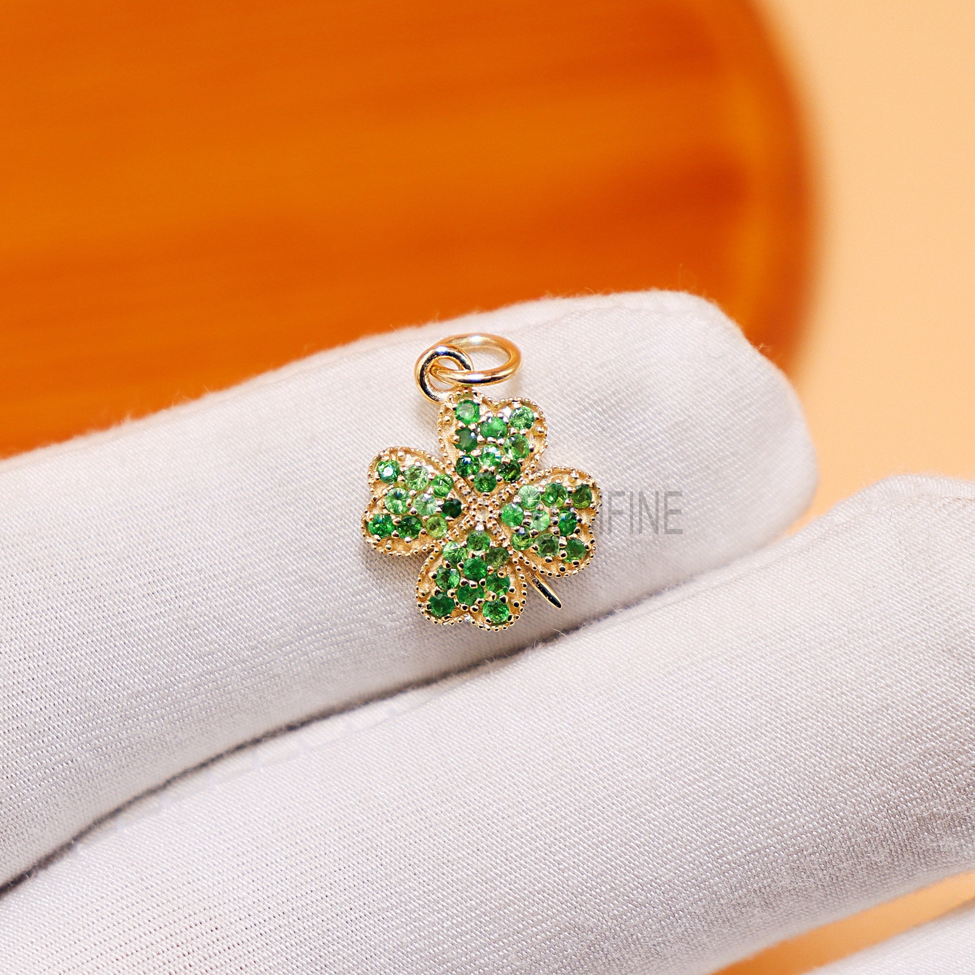 Vintage Clover Charm - Etsy