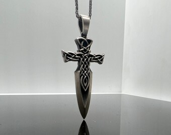 Celtic Knot Necklace - Etsy