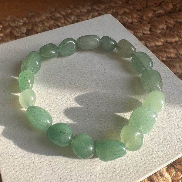 Green aventurine tumble stone bracelet / beaded bracelet / crystal bracelet / green aventurine / chakra / healing bracelet