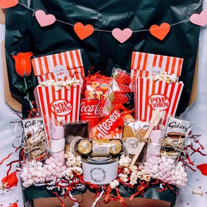 COUPLES MOVIE BOX | Date night | Movie night | Smores kit | Food Hamper | Anniversary | Boyfriend | Chocolate gift | Gift for couples